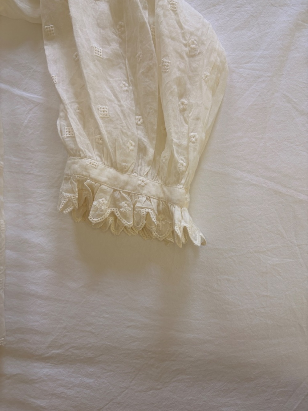 Doen Ruffle Blouse - Picture 5 of 6